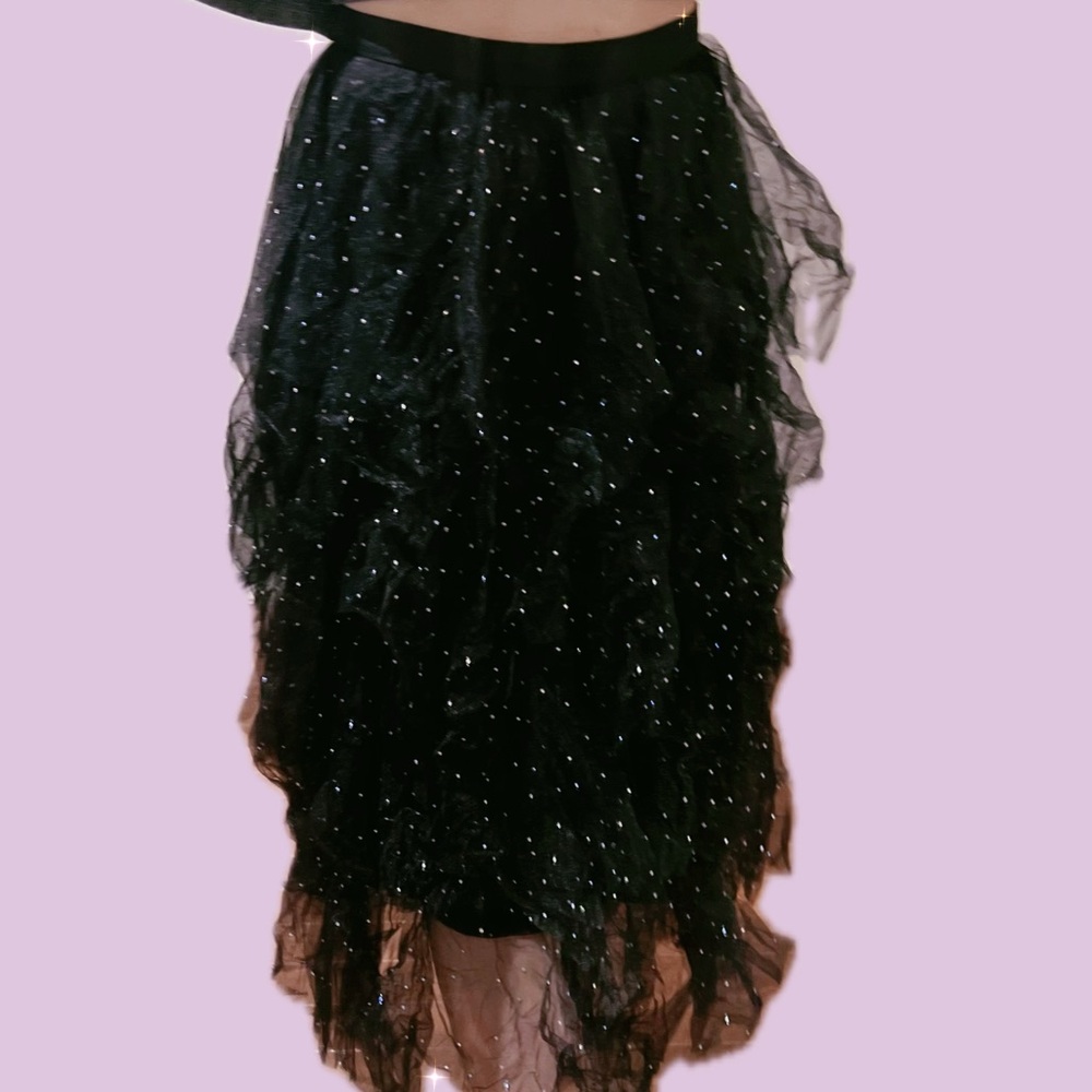 Elegant Black Ruffled Midi Skirt with Sparkle Detail – Perfect for Xmas Party
